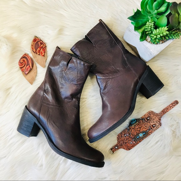 BCBGirls Shoes - Bcbg / Brown Leather Ankle Booties